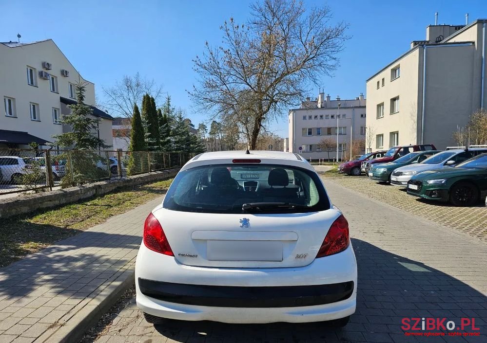 2012' Peugeot 207 photo #5