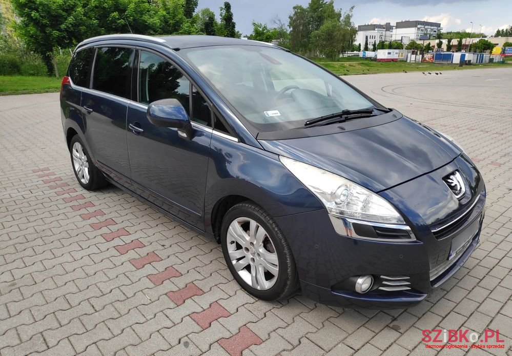 2011' Peugeot 5008 1.6 Thp Family photo #2