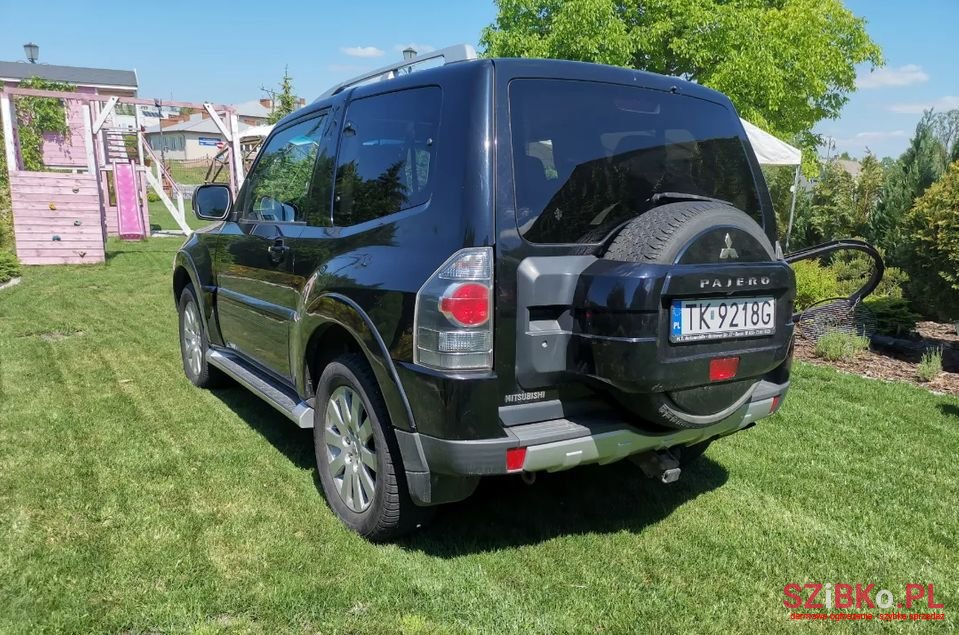2007' Mitsubishi Pajero photo #5