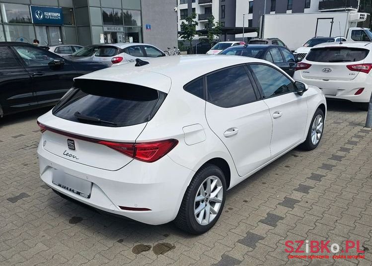 2022' SEAT Leon 1.0 Etsi Style Dsg photo #2