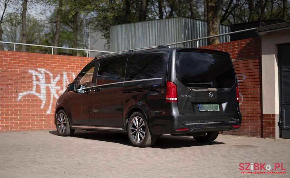 2023' Mercedes-Benz EQV photo #6