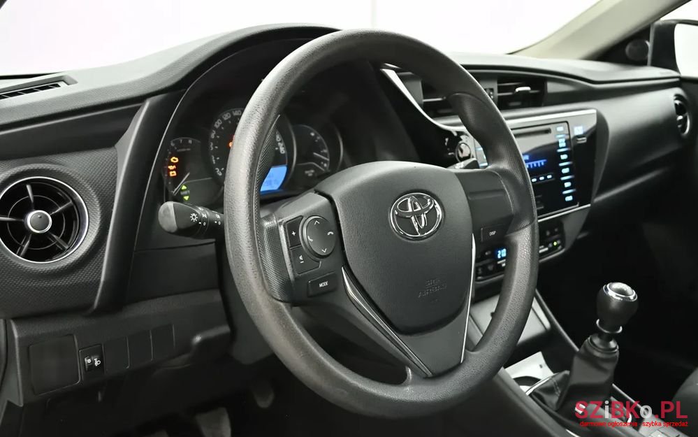 2016' Toyota Auris 1.33 Vvt-I Active photo #2