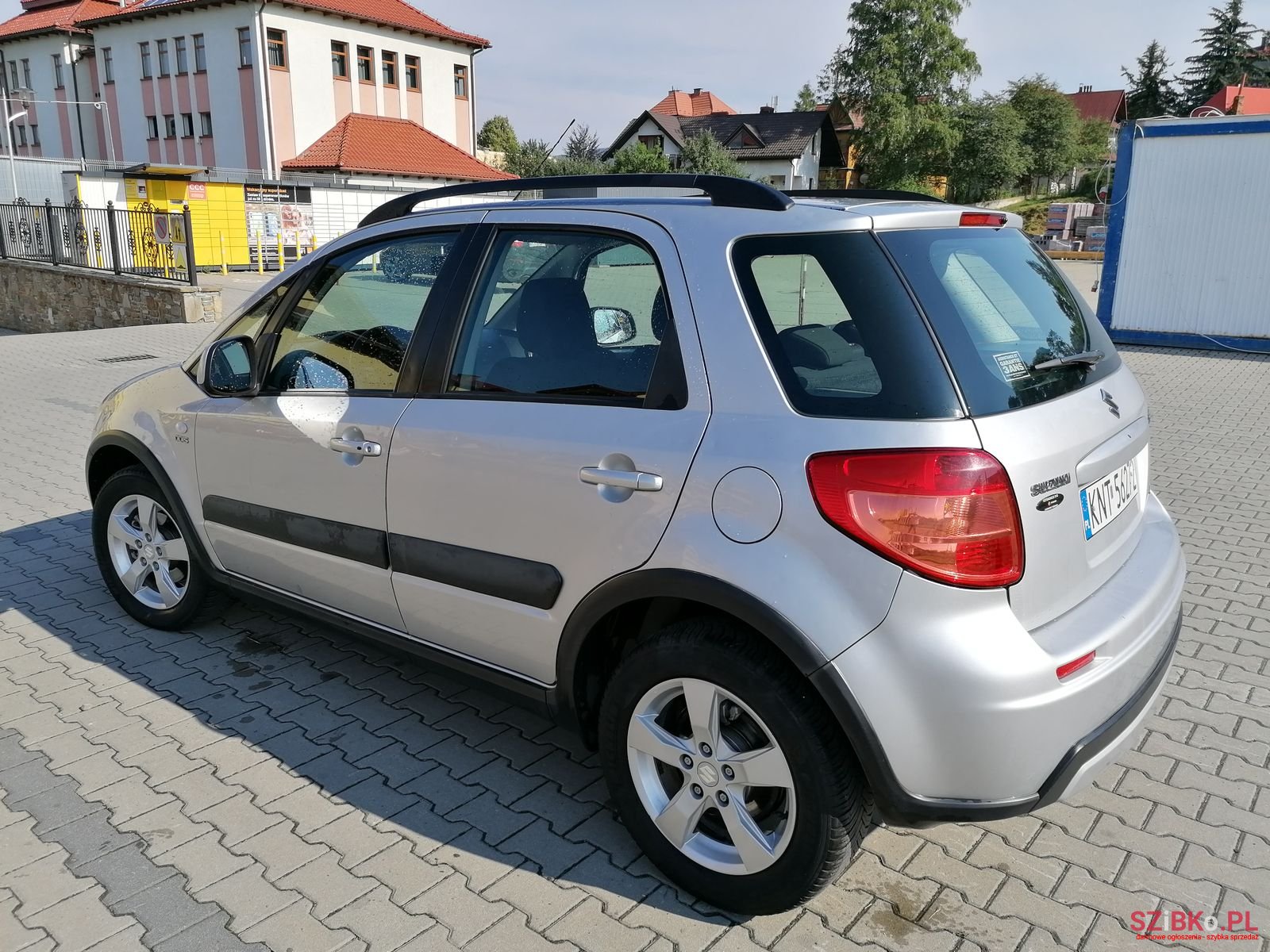 2011' Suzuki SX4 photo #2