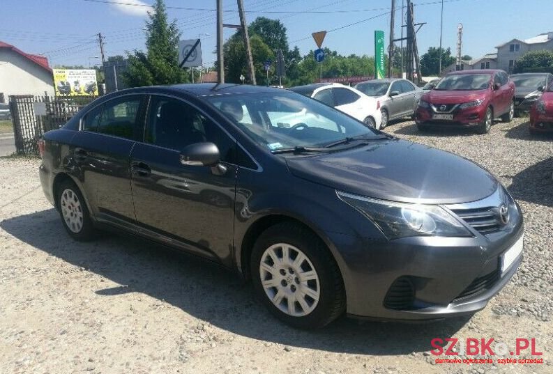2012' Toyota Avensis photo #1