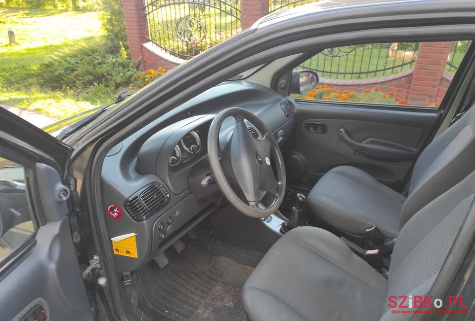 2010' Tata Indica photo #6