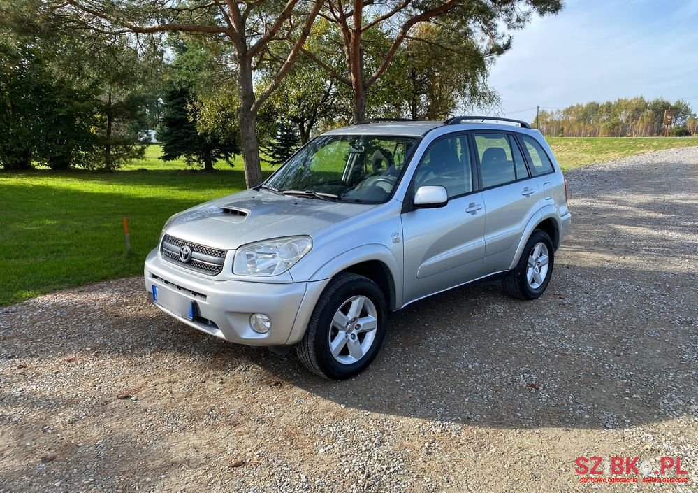 2004' Toyota RAV4 2.0 D-4D Sol photo #1