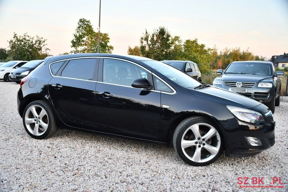 2010' Opel Astra 1.6 Sport photo #6
