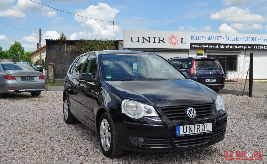 2008' Volkswagen Polo photo #3