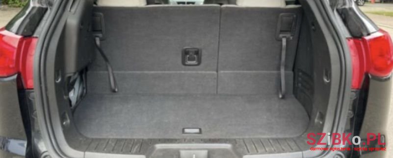 2010' Chevrolet Traverse photo #4