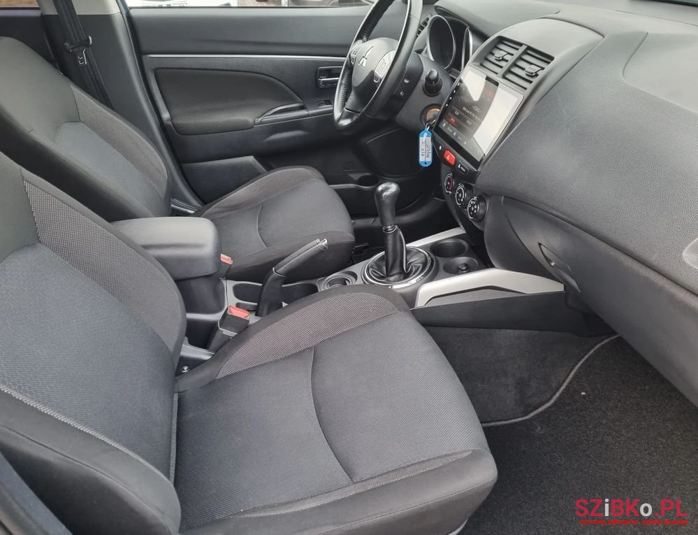 2010' Mitsubishi ASX photo #6