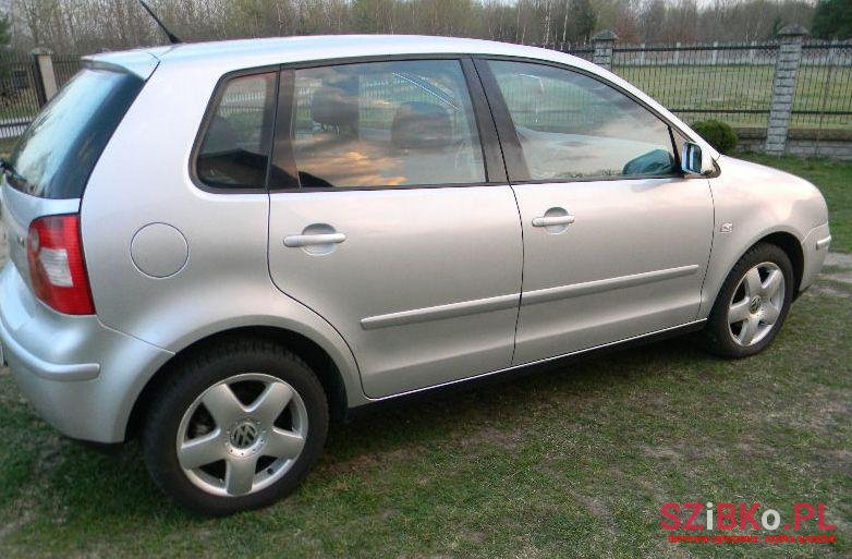 2002' Volkswagen Polo photo #1