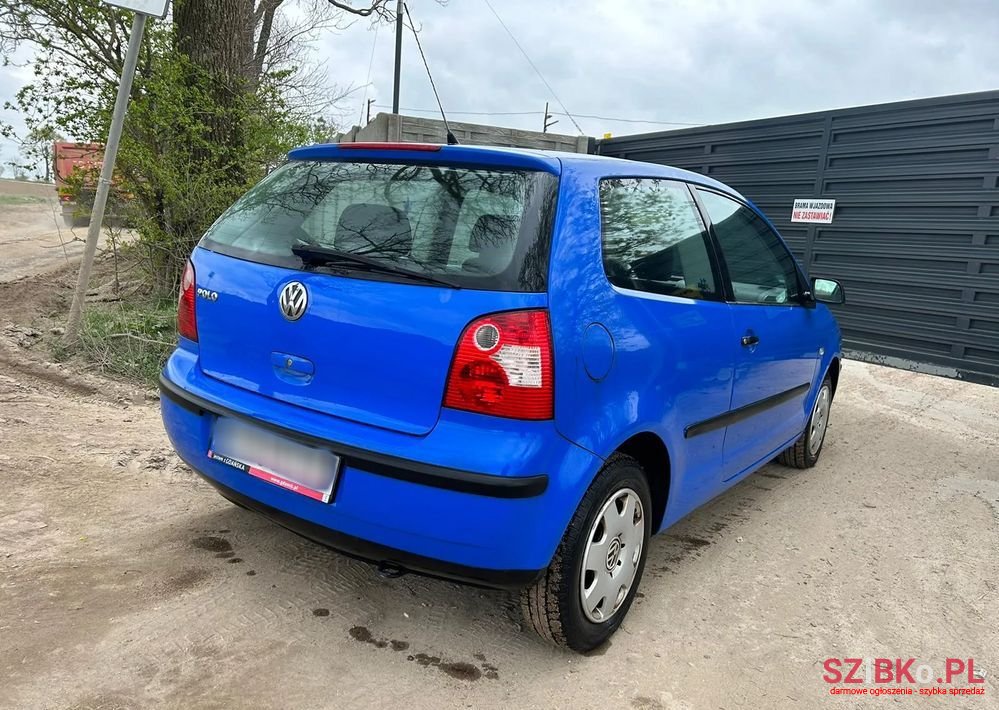 2003' Volkswagen Polo photo #5