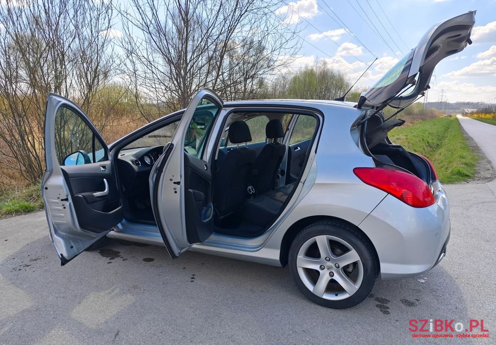 2008' Peugeot 308 photo #5