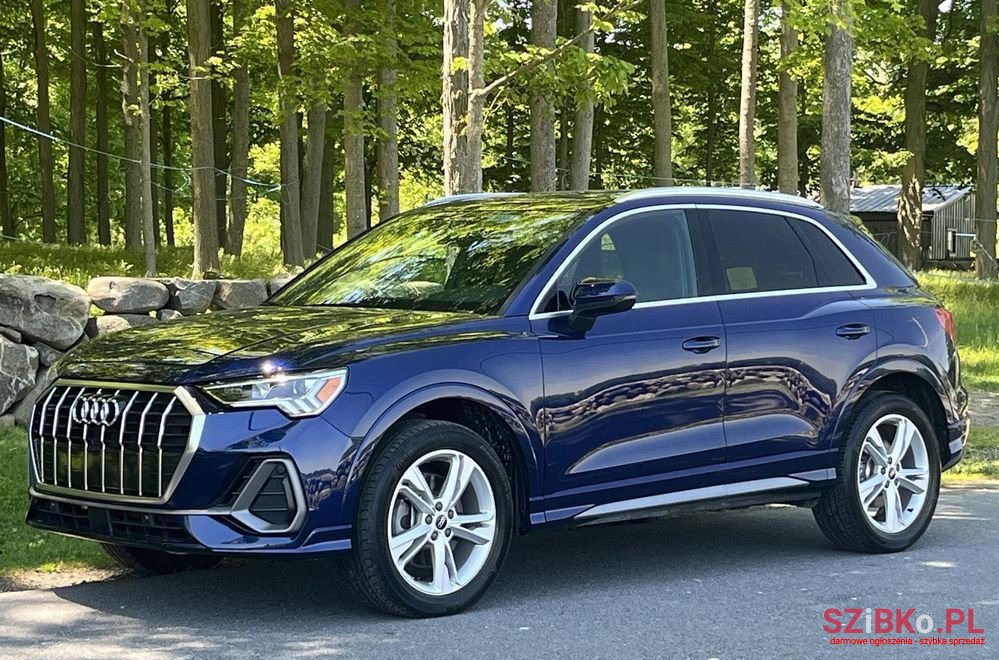 2021' Audi Q3 photo #1