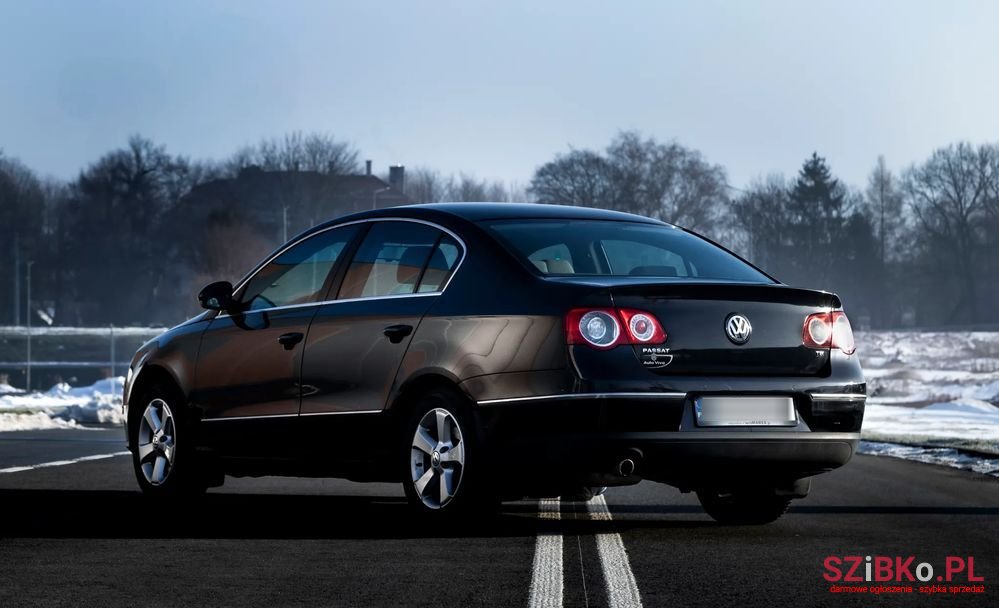 2009' Volkswagen Passat photo #6