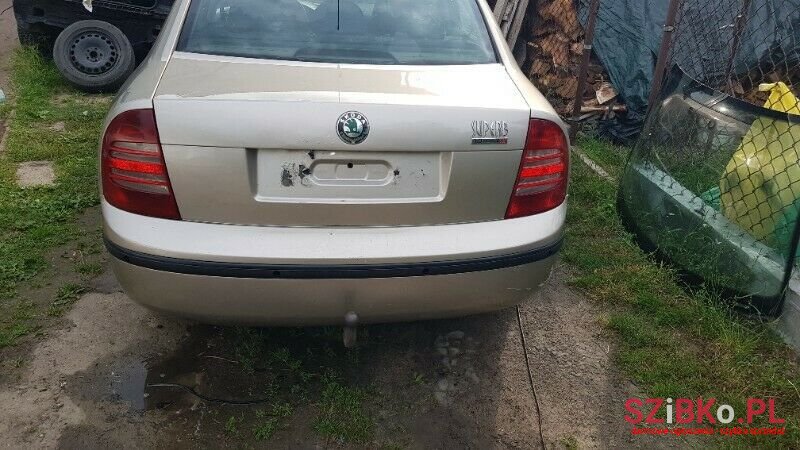 2004' Skoda Superb photo #4