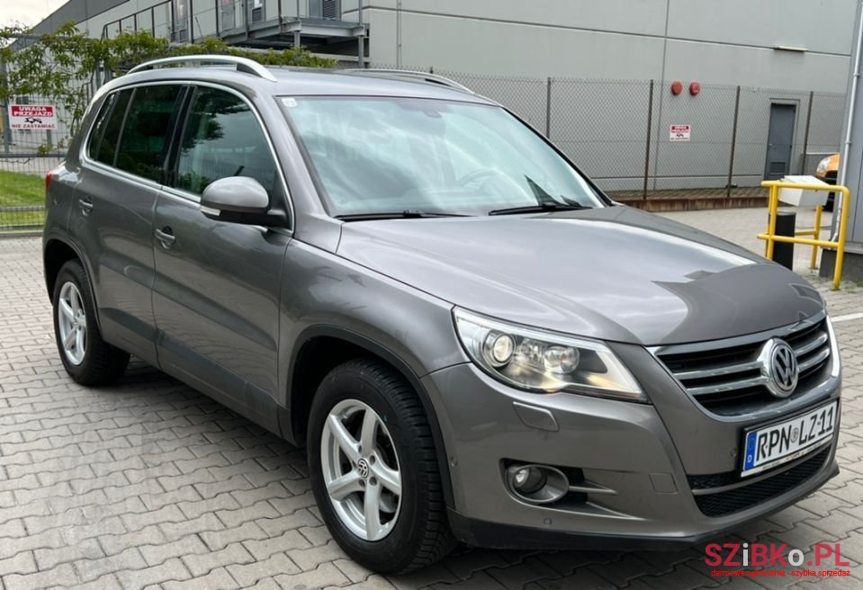 2009' Volkswagen Tiguan photo #3