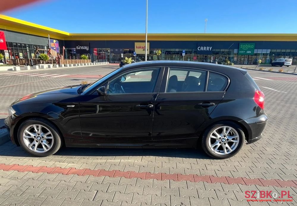 2008' BMW 1 Series 116I photo #3