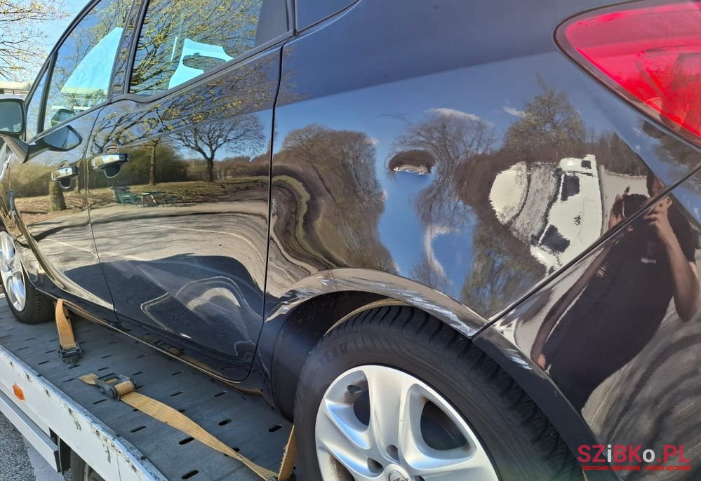 2010' Opel Meriva 1.4 T Cosmo photo #3