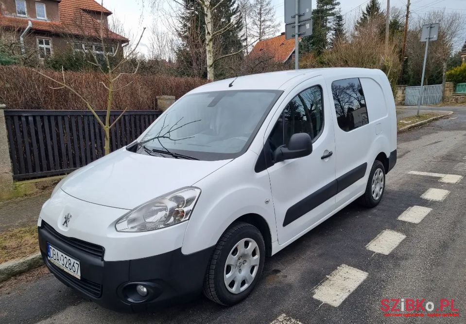 2013' Peugeot Partner photo #2