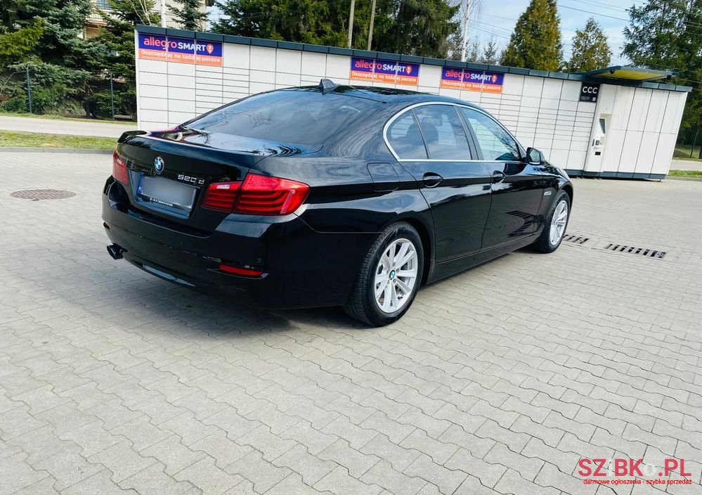 2015' BMW 5 Series 520D photo #3