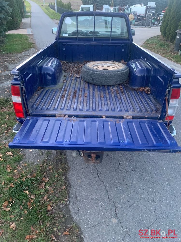 2004' Nissan Navara photo #4