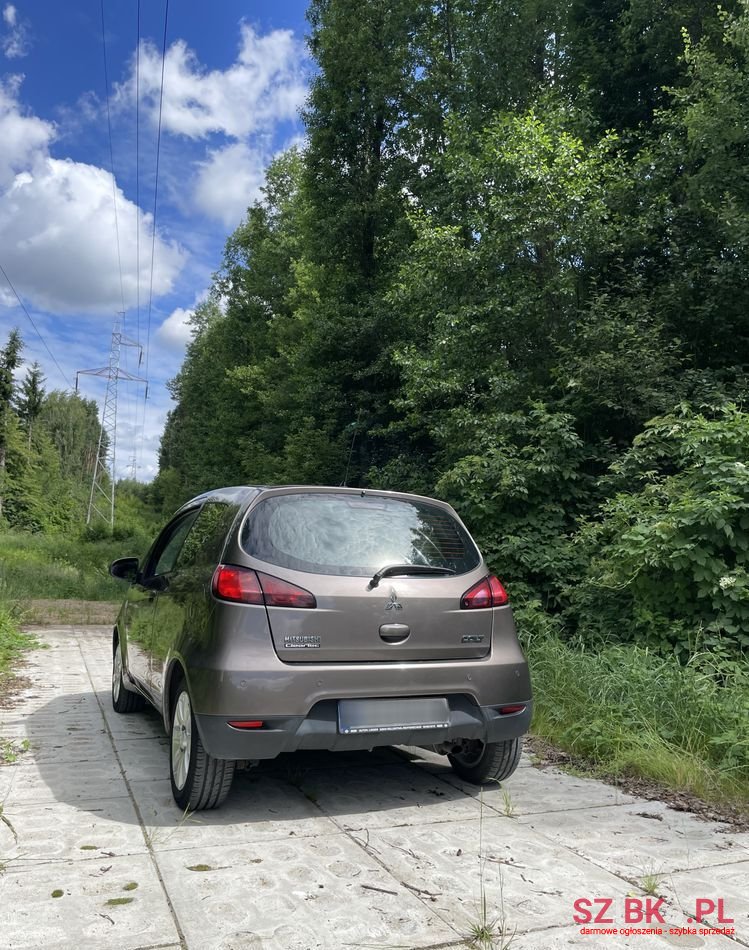 2011' Mitsubishi Colt photo #5