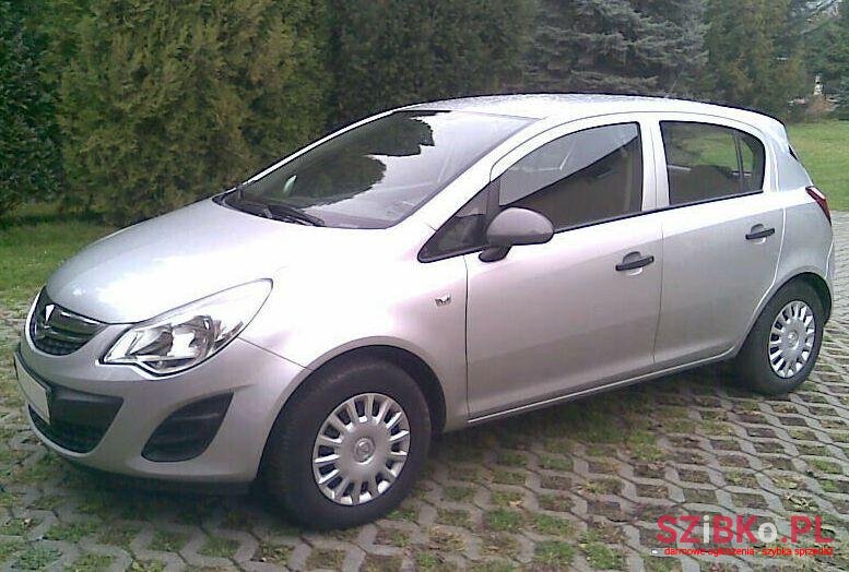 2013' Opel Corsa photo #1
