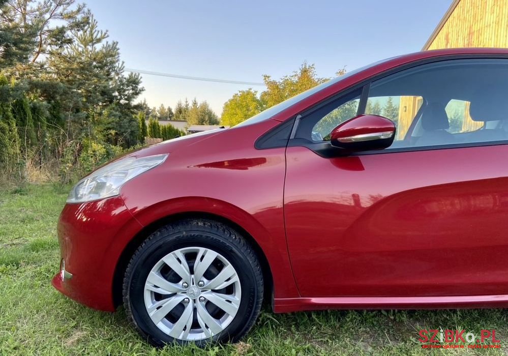2013' Peugeot 208 photo #5