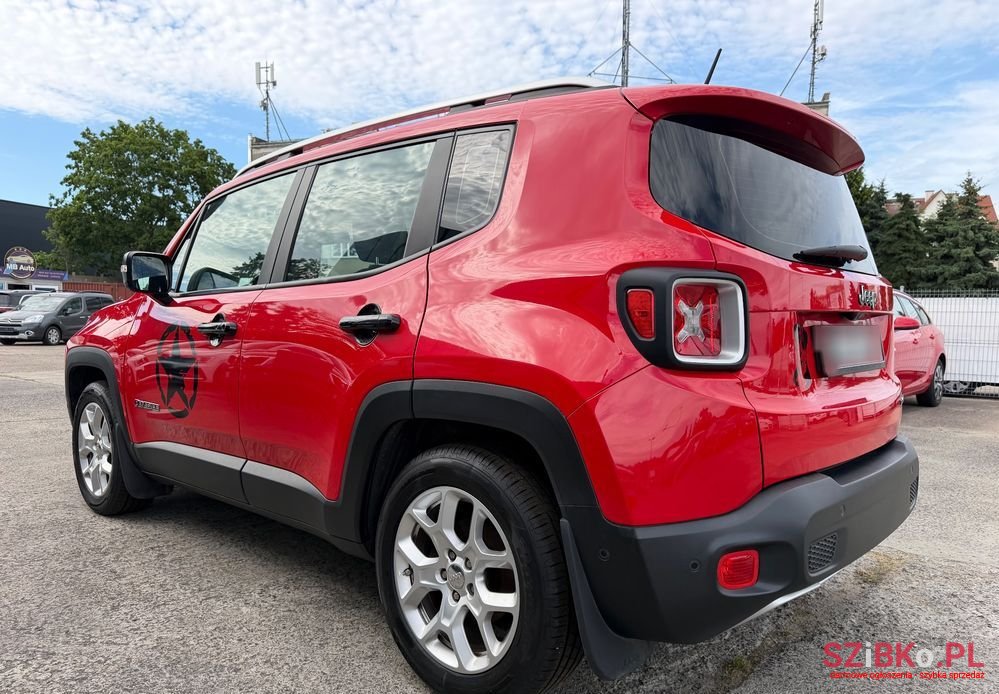 2017' Jeep Renegade photo #5