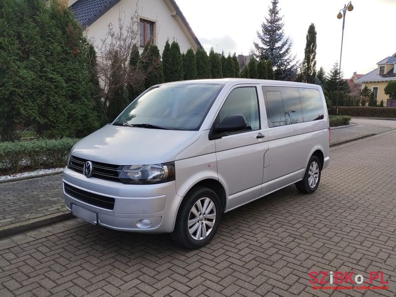 2010' Volkswagen Multivan photo #1