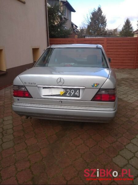 1996' Mercedes-Benz W124 photo #2