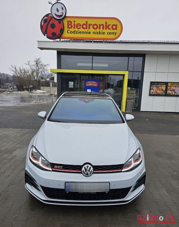 2018' Volkswagen Golf photo #1
