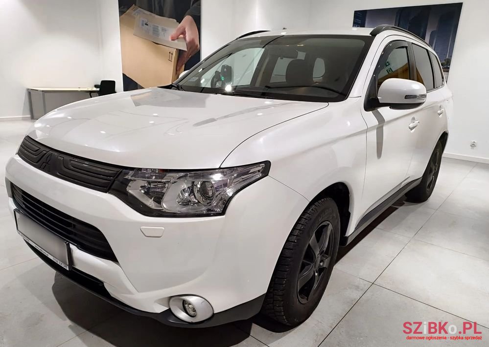 2012' Mitsubishi Outlander 2.2 Did Intense photo #1