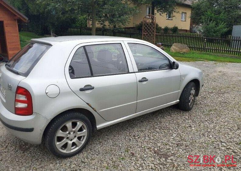 2002' Skoda Fabia photo #1