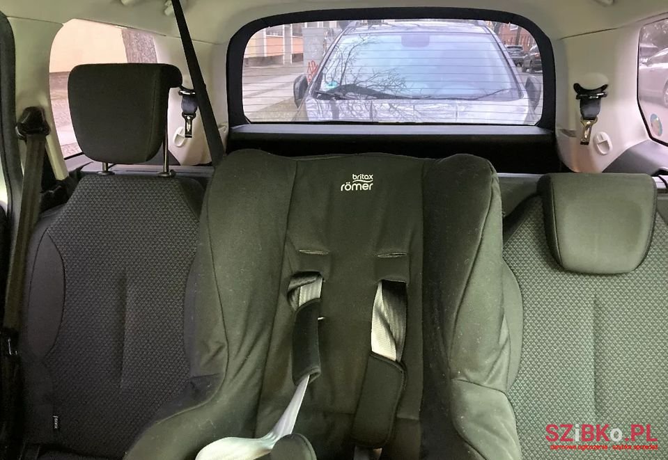 2009' Citroen C4 Grand Picasso photo #4