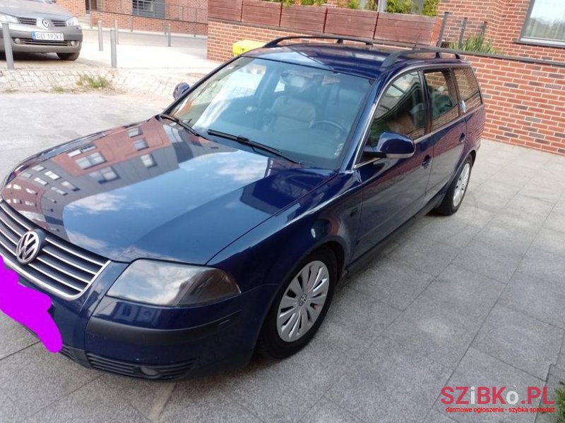 2001' Volkswagen Passat photo #2