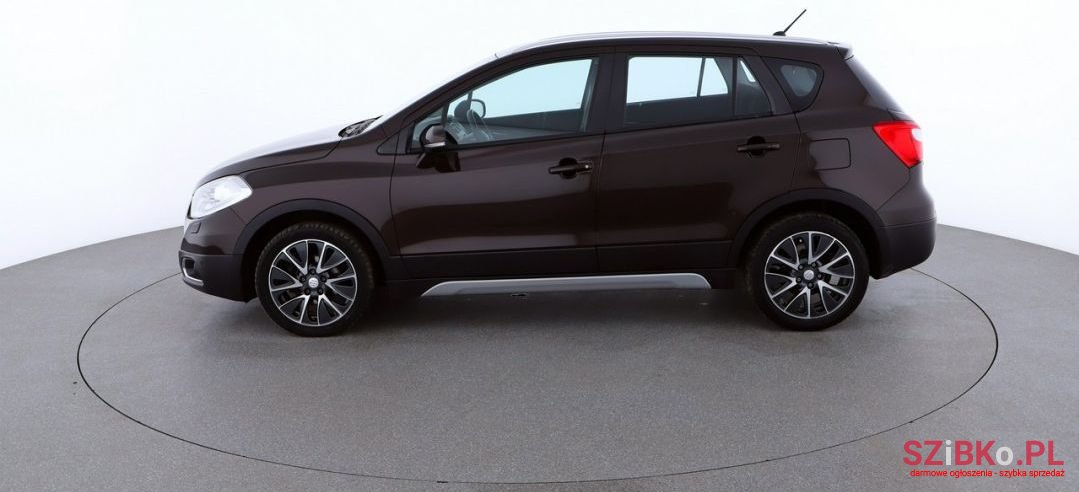 2013' Suzuki Sx4 S-Cross photo #2