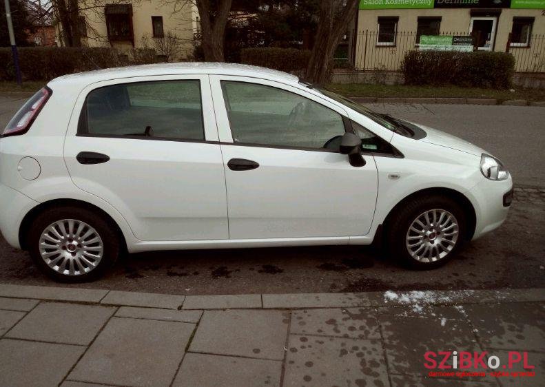 2010' Fiat Punto photo #1
