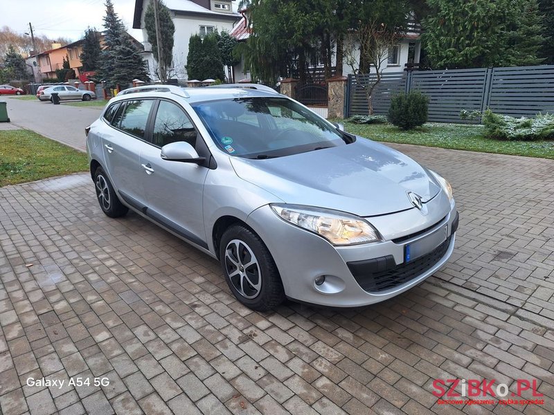 2010' Renault Megane photo #4