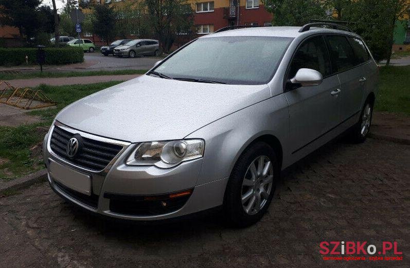 2010' Volkswagen Passat photo #1