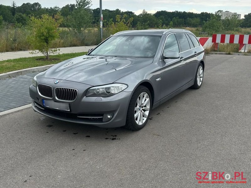 2012' BMW 5 Series photo #1