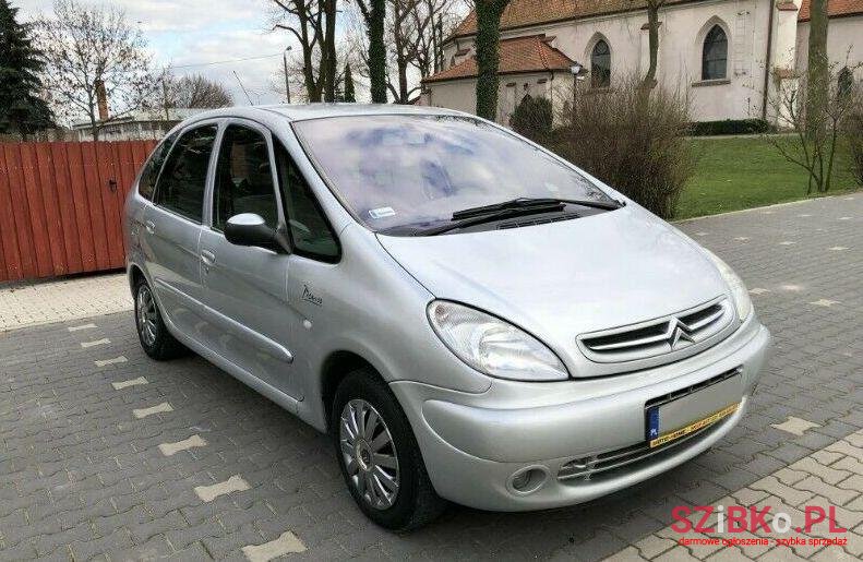 2003' Citroen Xsara Picasso photo #1