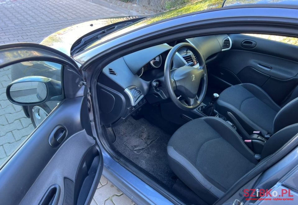 2009' Peugeot 206 Plus photo #6