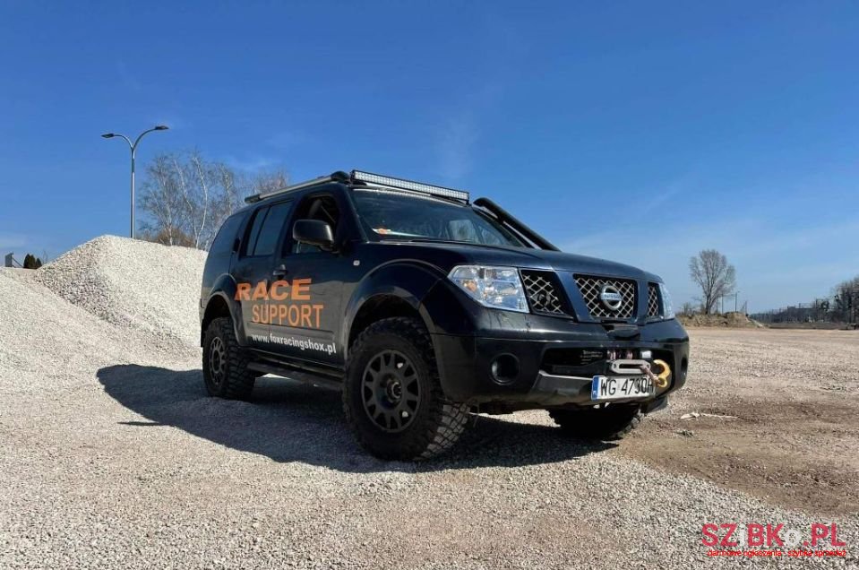 2005' Nissan Pathfinder photo #2