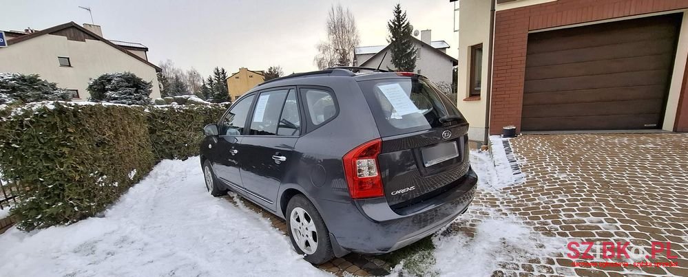 2006' Kia Carens photo #4