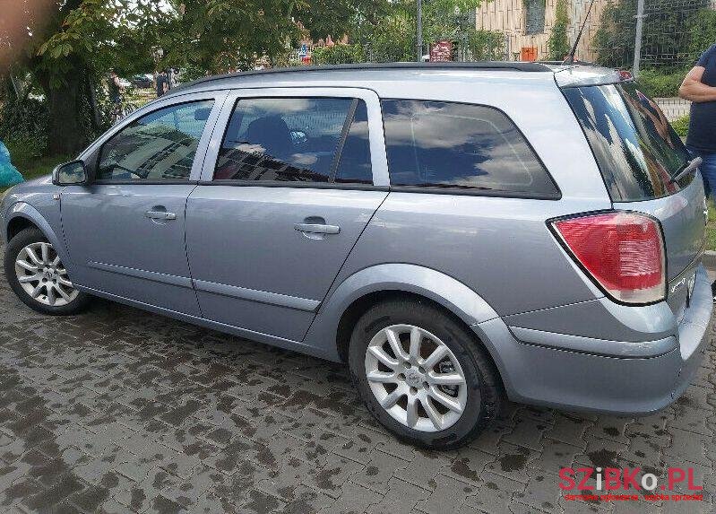 2005' Opel Astra photo #1