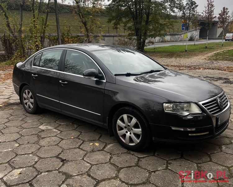 2006' Volkswagen Passat photo #2