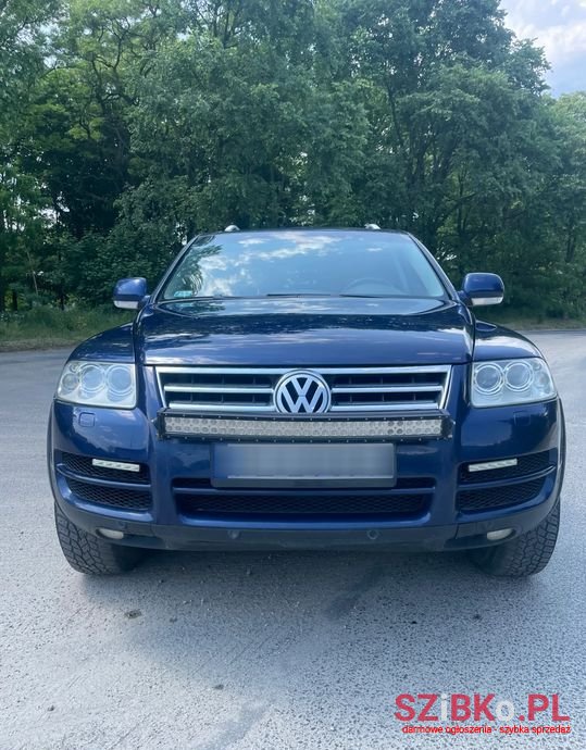 2005' Volkswagen Touareg photo #1