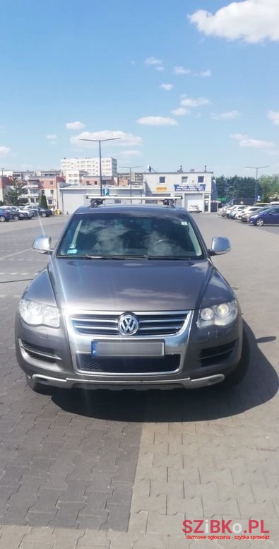 2007' Volkswagen Touareg photo #3